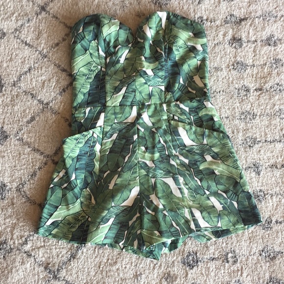 H&M Other - Strapless Green Leaf Romper with Pockets